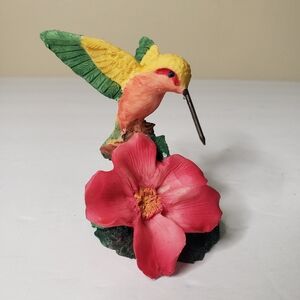 Cosmos gifts porcelain hand painted figurine of a hummingbird with a flower 132